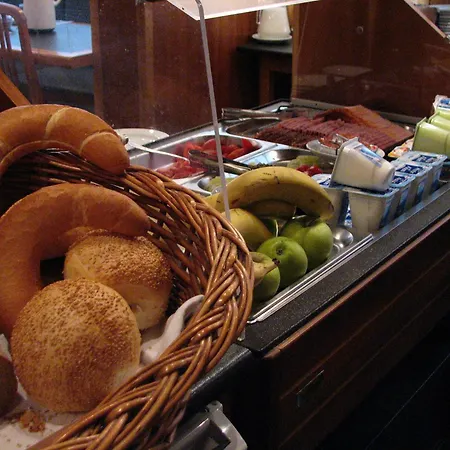 Hotel Orion Várkert 3*