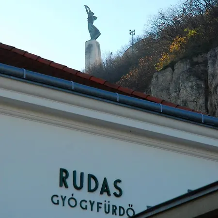 Orion Varkert Budapeşte